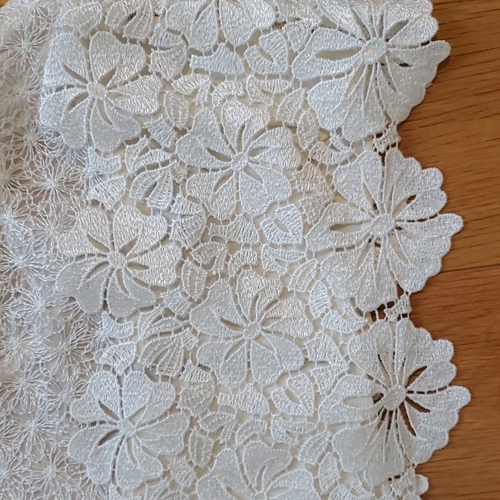 Alice and Olivia Cross Back Matching Lace Set - Picture 12 of 12